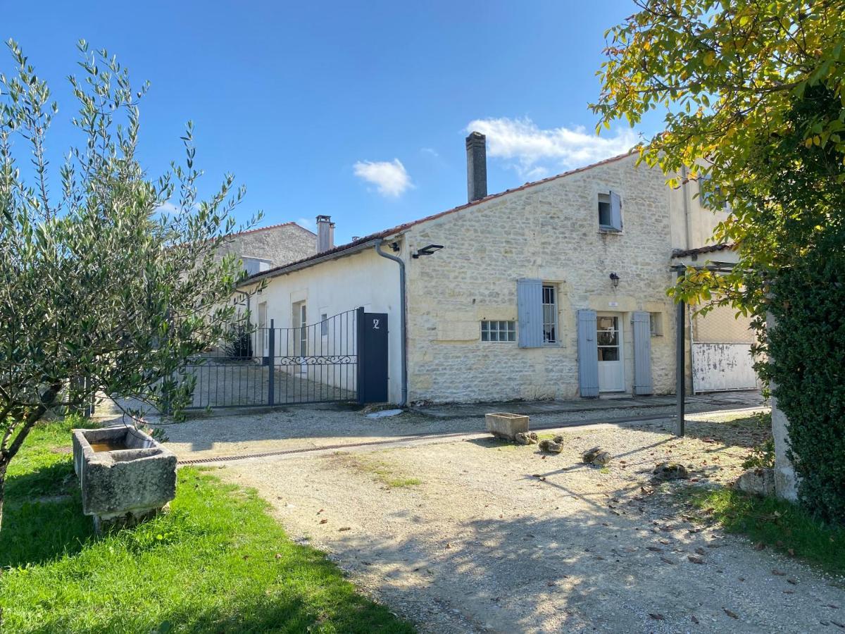 Domaine De La Laigne - Spa Asnieres-la-Giraud Exterior photo