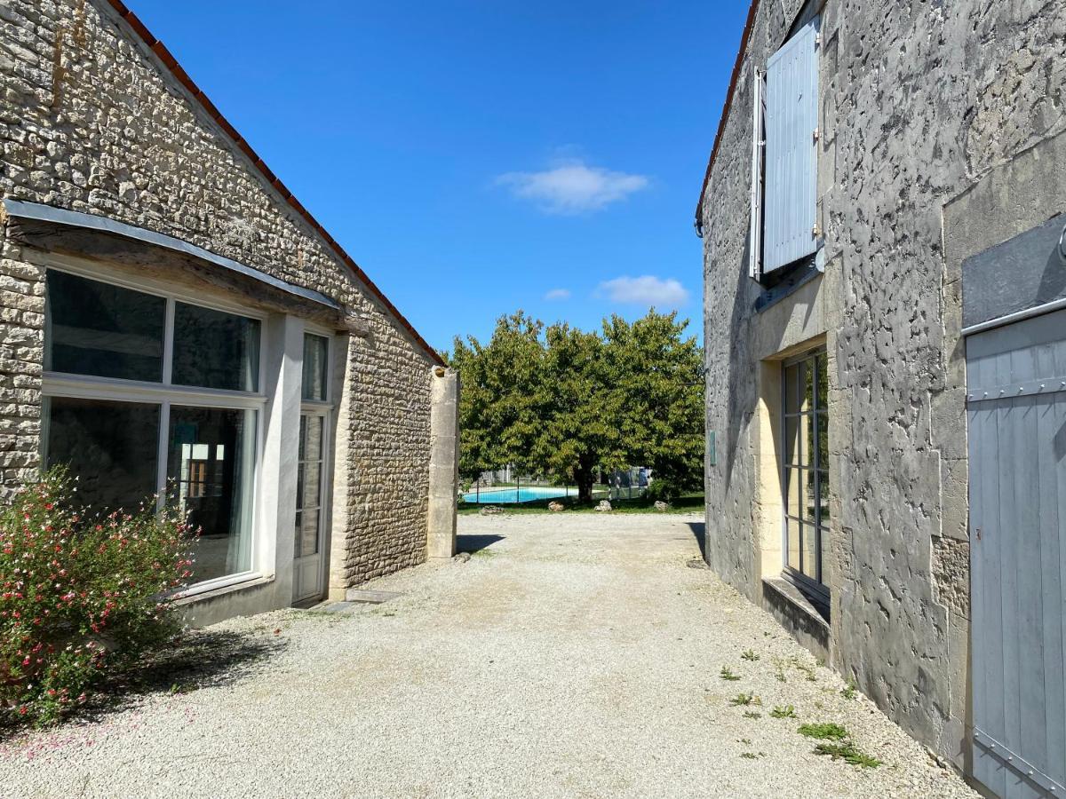 Domaine De La Laigne - Spa Asnieres-la-Giraud Exterior photo