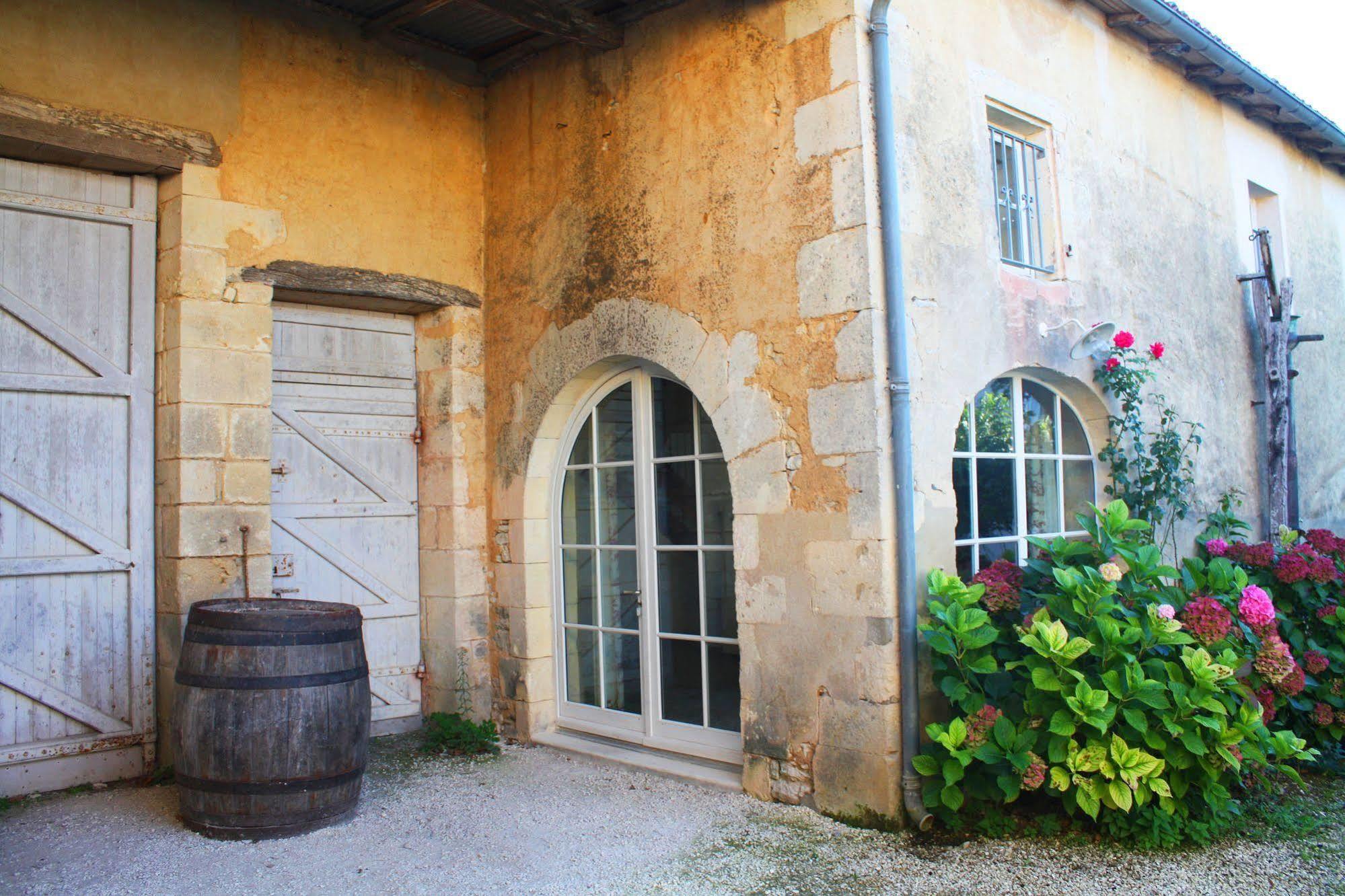 Domaine De La Laigne - Spa Asnieres-la-Giraud Exterior photo